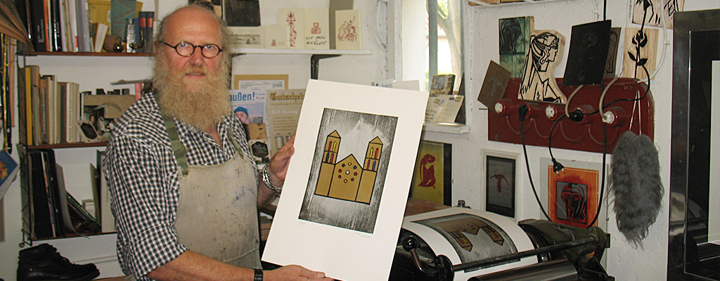 Rolf Büning mit Druckgrafik